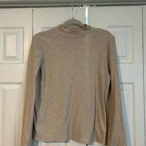 Vestique Light Beige Ribbed Turtleneck